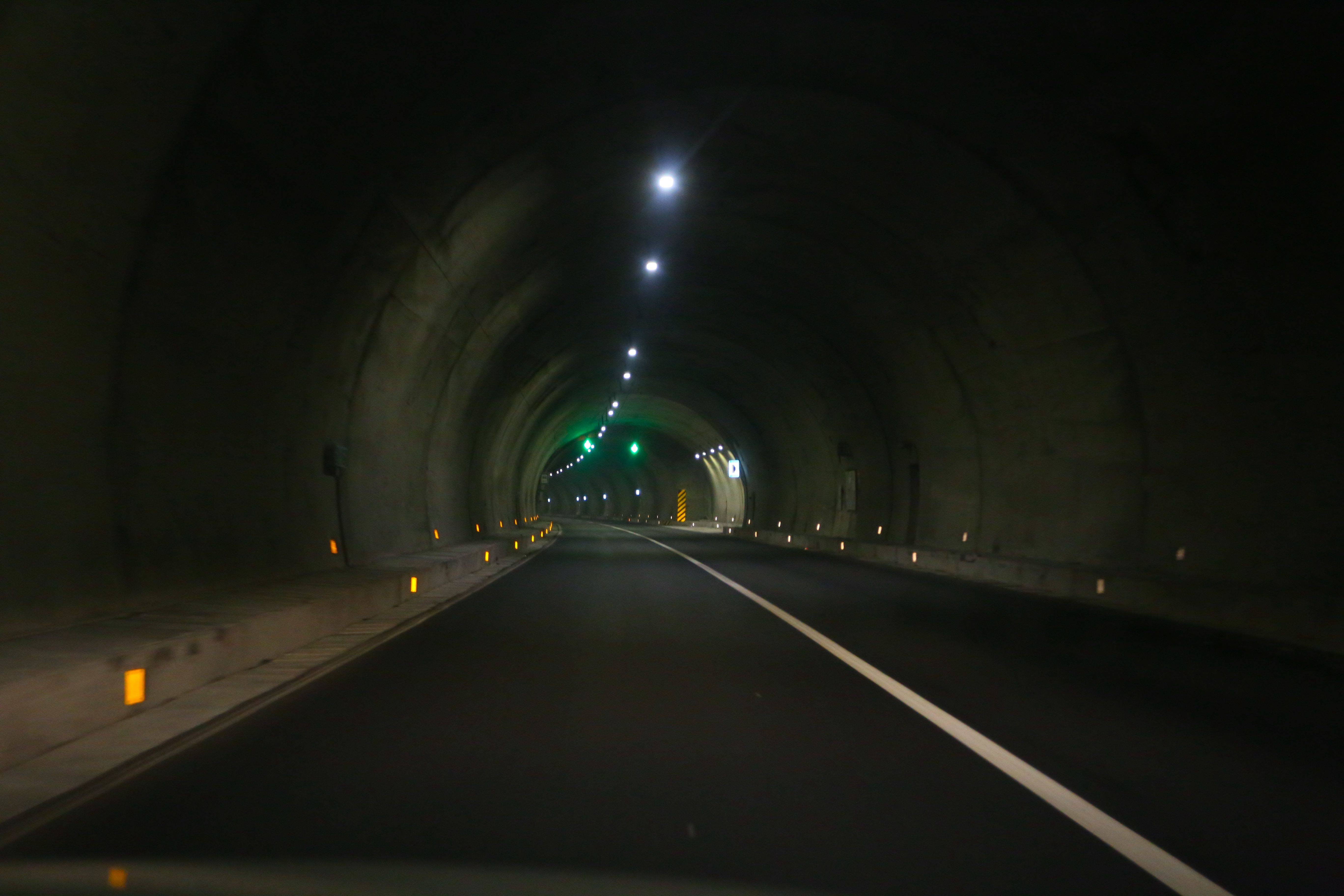 天城山隧道图片